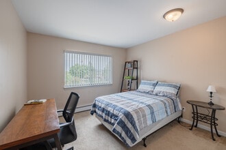 Heritage Arms in Midland, MI - Foto de edificio - Interior Photo