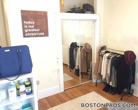 461 Park Dr, Unit 304 in Boston, MA - Foto de edificio - Building Photo