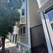 375 Dorchester St, Unit 3 Apartamentos