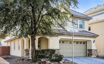 5024 Valley Dr in North Las Vegas, NV - Building Photo