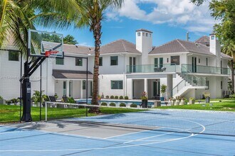 13600 SW 67th Ave in Palmetto Bay, FL - Building Photo - Building Photo