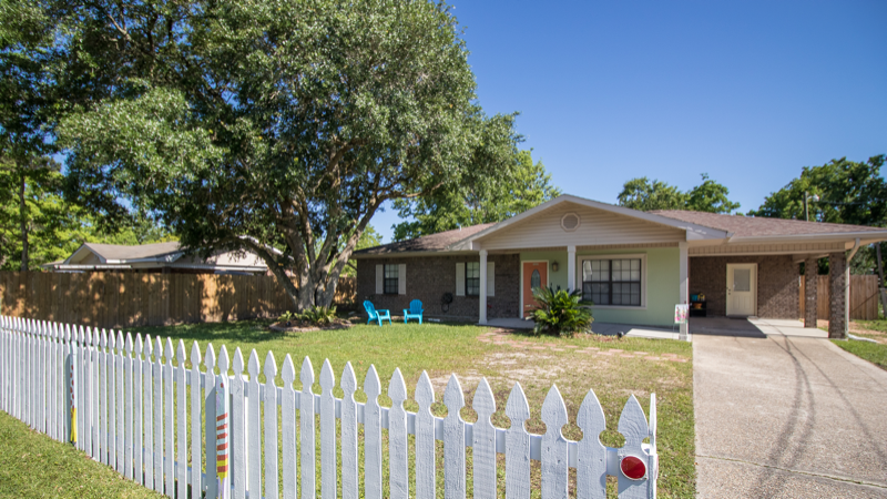 906 Shipp St in Waveland, MS - Building Photo