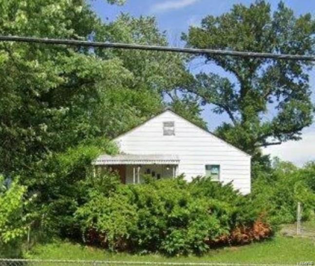 10136 Mayfair Dr in St. Louis, MO - Building Photo
