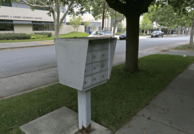 846 Emory St in San Jose, CA - Foto de edificio - Building Photo