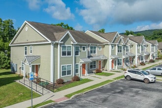 Highland Park in Dillsburg, PA - Building Photo - Building Photo