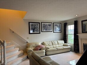 1944 E 82nd St in Cleveland, OH - Building Photo - Building Photo