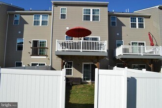 141 Meridian Ln in Washington Township, NJ - Building Photo - Building Photo