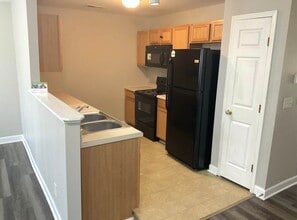 7982 Castle Pointe Way in Pensacola, FL - Foto de edificio - Building Photo