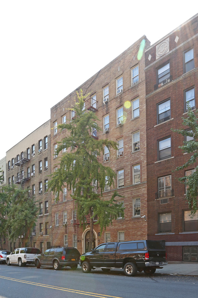 81 Seaman Avenue in New York, NY - Building Photo - Building Photo