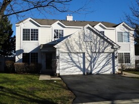 473 John Hancock Ct in Aurora, IL - Building Photo