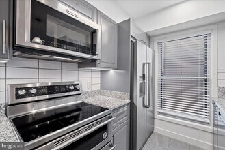 220 2nd St SE in Washington, DC - Building Photo - Building Photo