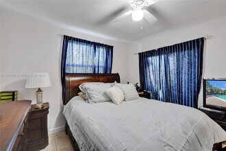 10125 W Sunrise Blvd, Unit 205 in Plantation, FL - Building Photo - Building Photo