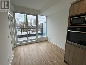 319-319 Jarvis St in Toronto, ON - Building Photo - Building Photo