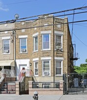 3752 104th St in Corona, NY - Building Photo