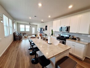 417 Dipprey Ln in Andice, TX - Building Photo - Building Photo