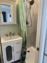 3909 E Wethersfield Rd, Unit Cactus Casita in Phoenix, AZ - Building Photo - Building Photo