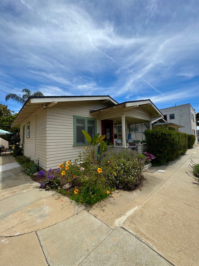239 Pacific St in Santa Monica, CA - Foto de edificio - Building Photo