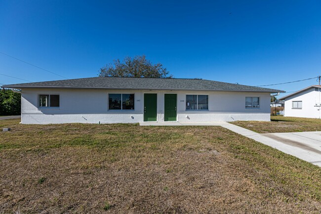 140 Gordon Ave S in Lehigh Acres, FL - Foto de edificio - Building Photo