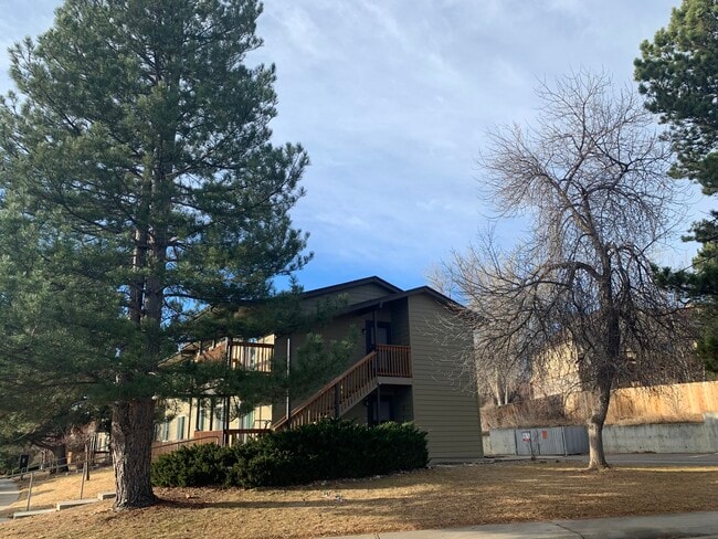 Regal Court Apartments