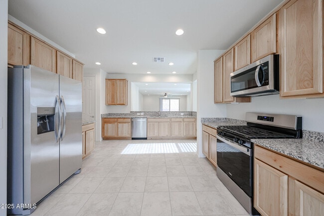 7056 W Oberlin Wy in Peoria, AZ - Building Photo - Building Photo