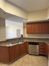 888 S Douglas Rd, Unit 1605 in Coral Gables, FL - Building Photo - Building Photo