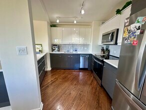 3410 N Lake Shore Dr, Unit 3D in Chicago, IL - Building Photo - Building Photo