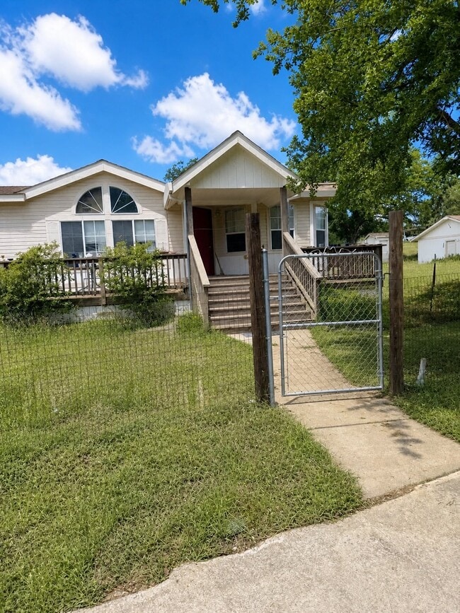 property at 2984 Indian Hill Rd