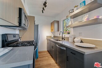 2922 Hauser Blvd in Los Angeles, CA - Building Photo - Building Photo