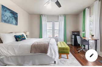 2108 Berry St, Unit B in Houston, TX - Building Photo - Building Photo