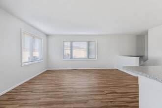 915 Blair Cir in Brainerd, MN - Building Photo - Building Photo