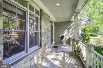 4501 Walsh St in Chevy Chase, MD - Foto de edificio - Building Photo
