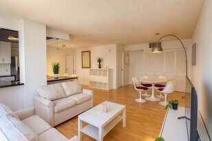 16909 N Bay Rd, Unit 507 in Sunny Isles Beach, FL - Building Photo