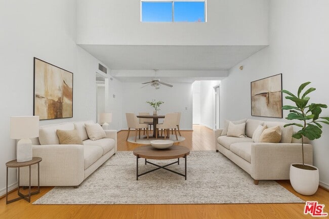 18350 Hatteras St in Los Angeles, CA - Building Photo - Building Photo