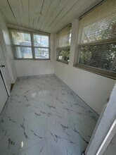 228 NW 13th Ct in Dania Beach, FL - Foto de edificio - Building Photo