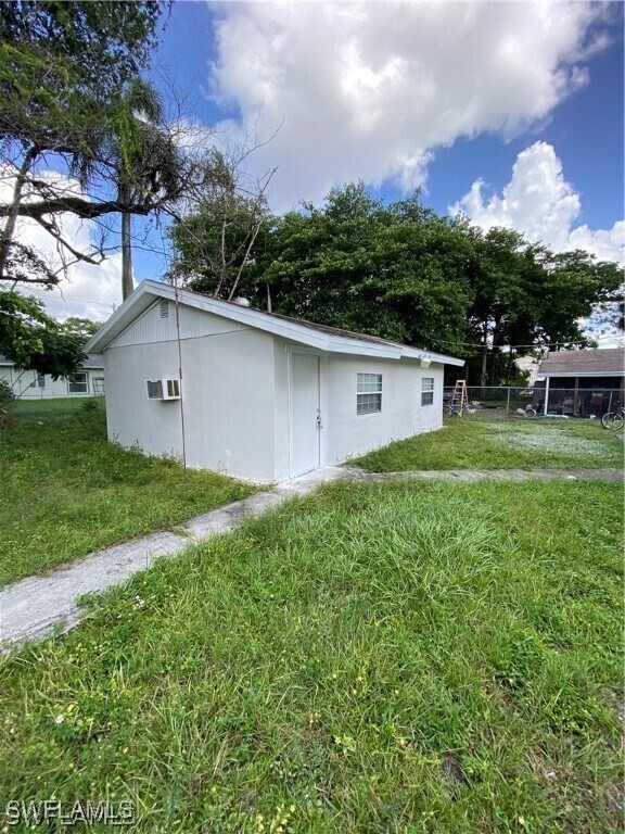 property at 2766 Royal Palm Ave