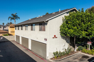 Greystone in Costa Mesa, CA - Building Photo - Building Photo