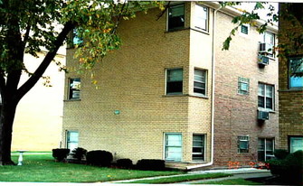 8605 N Milwaukee Apartments