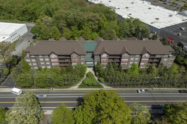 Stonewood Condominiums in Norwalk, CT - Building Photo - Primary Photo