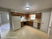 810 Parliament St photo'