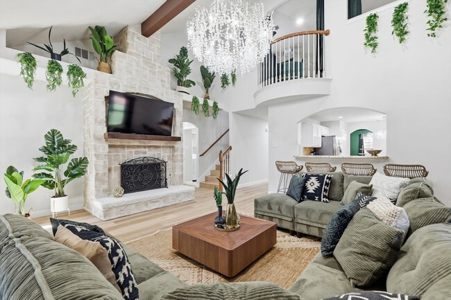 property at 2831 Rosewood Blvd