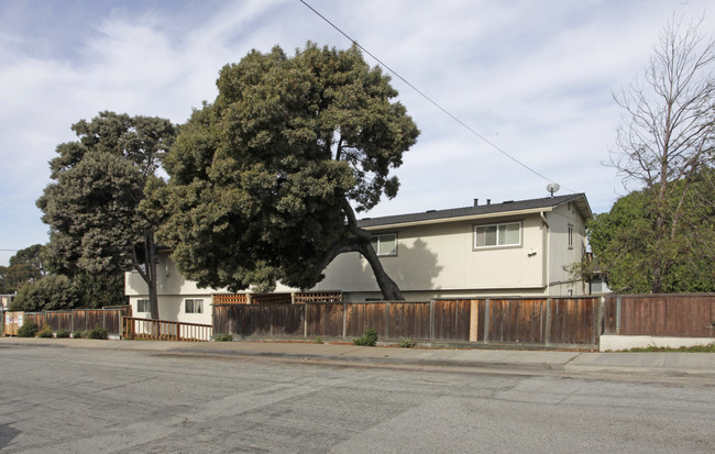 971 Amador Ave in Seaside, CA - Foto de edificio - Building Photo