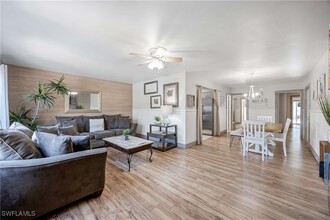 668 94th Ave N in Naples, FL - Building Photo - Building Photo