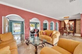 1200 Hollywood Blvd in Hollywood, FL - Building Photo - Building Photo