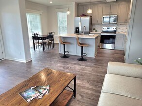 6429 Forest Lake Dr in Zephyrhills, FL - Building Photo - Building Photo