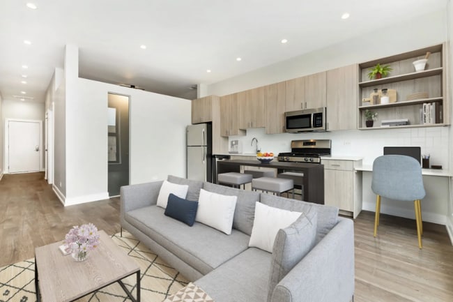 1978 N Milwaukee Ave in Chicago, IL - Building Photo - Building Photo