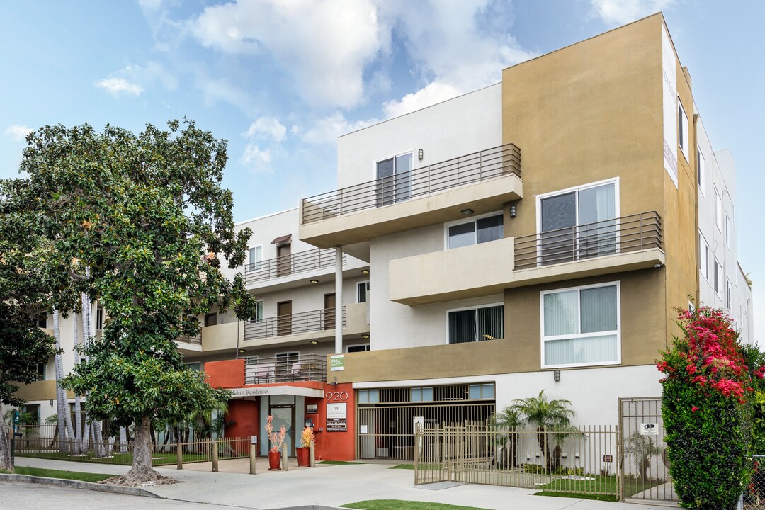 Wilcox Townhomes in Los Angeles, CA - Building Photo