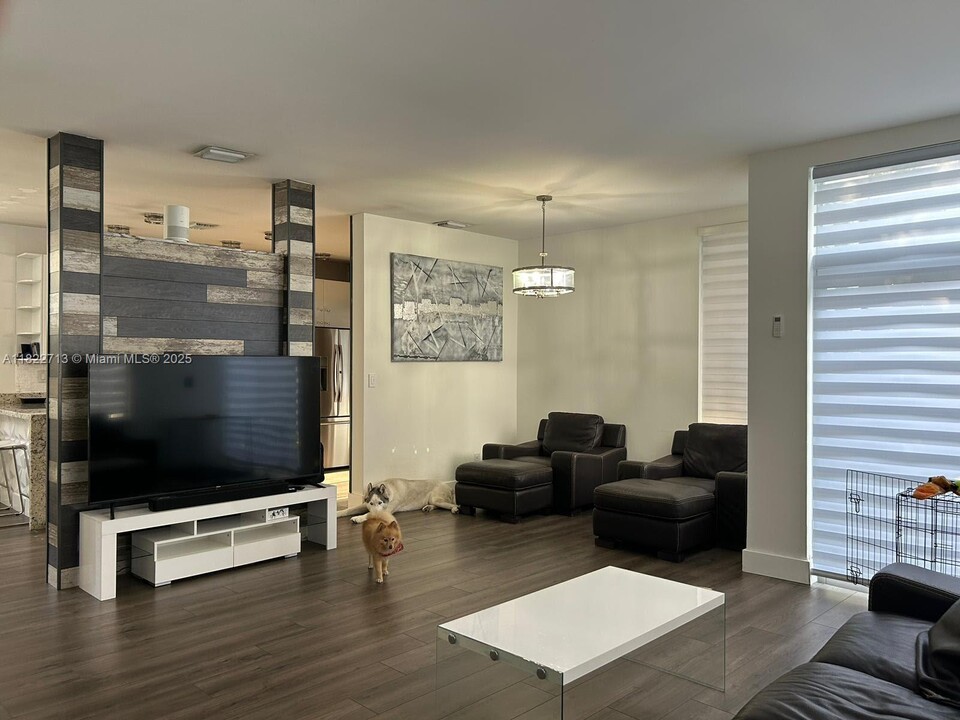 3065 N 36th Ave in Hollywood, FL - Building Photo