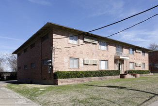 5717 Mccommas Blvd in Dallas, TX - Building Photo - Building Photo