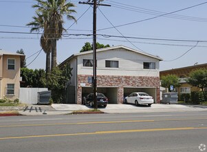 12149 Burbank Blvd in North Hollywood, CA - Building Photo - Building Photo