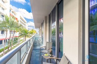 777 N Ocean Dr in Hollywood, FL - Building Photo